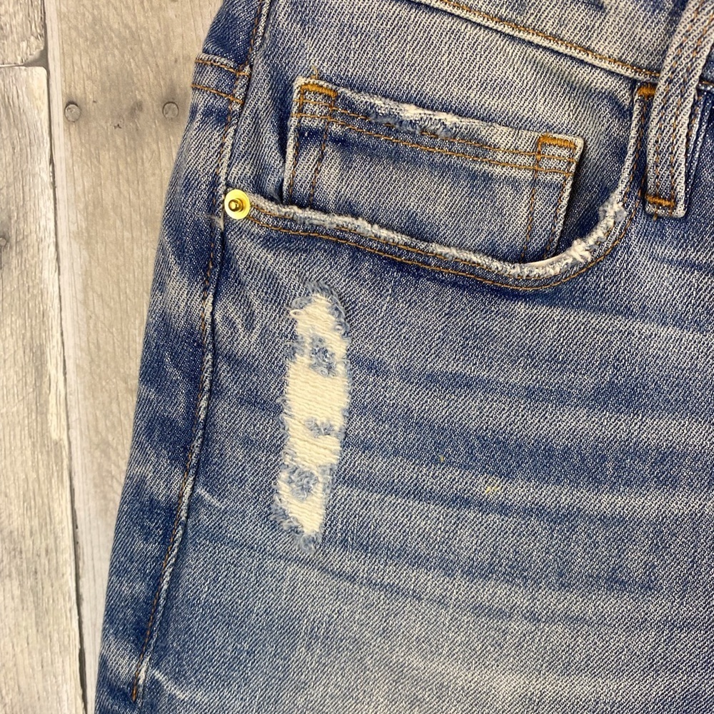 Frame Denim Le Nouveau Straight Jean With Distressed Line Hemline Size 26. - Picture 3 of 9